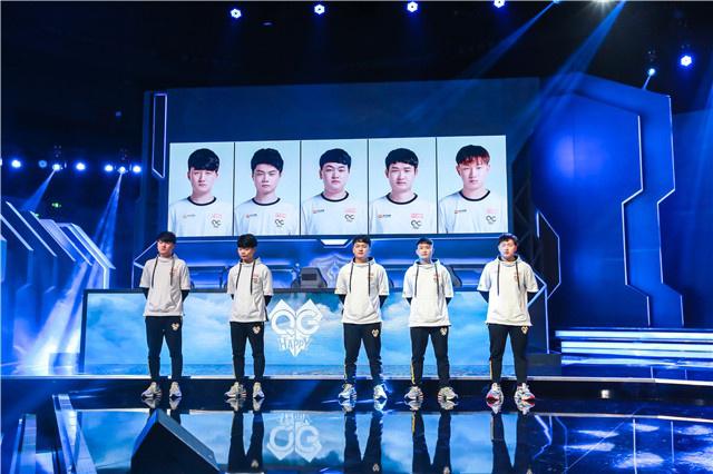 眼眶泛红 眼眶泛红